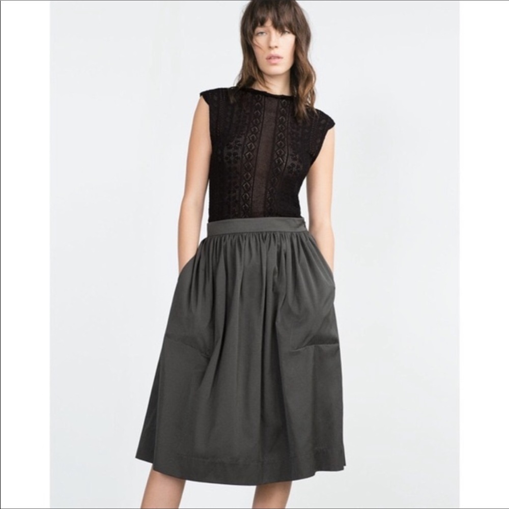 Zara women grey pleated midi medium skirt